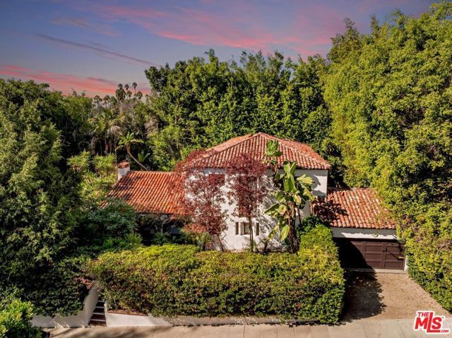 1135 Sunset Vale Avenue, West Hollywood, CA 90069