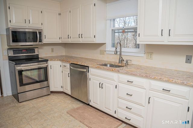 100 White Birch Drive, Guilford, CT 06437