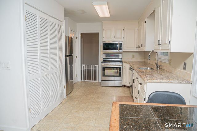 100 White Birch Drive, Guilford, CT 06437
