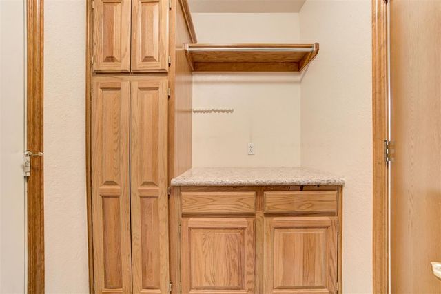 18401 Chestnut Oak Drive, Edmond, OK 73012