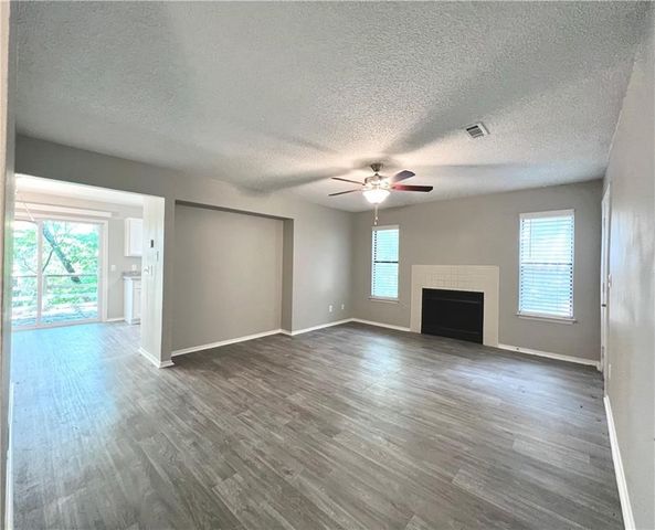 3250 N Kings Cross Road, Fayetteville, AR 72703