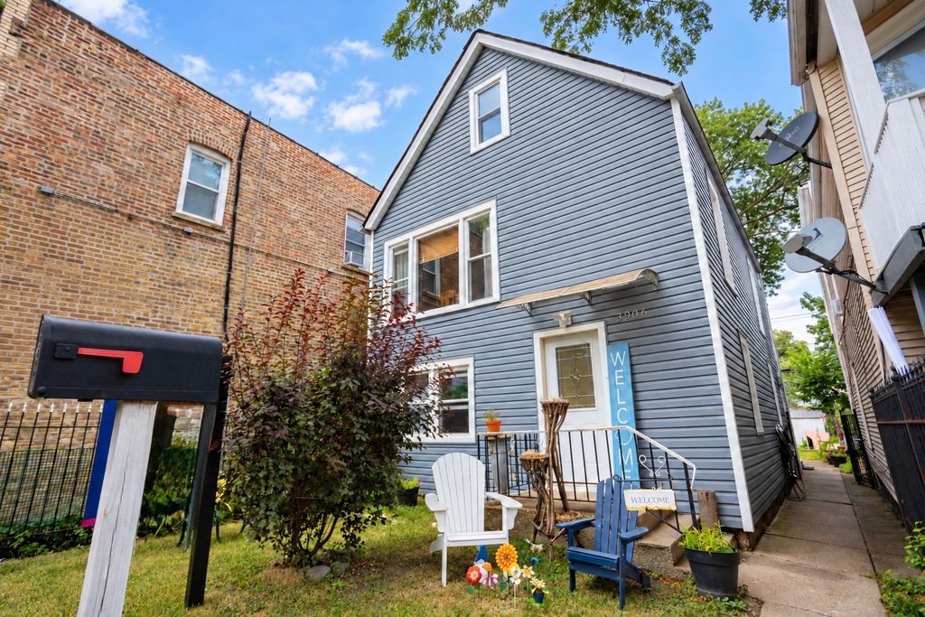 3906 W Montrose Avenue, Chicago, IL 60618 — photo 2