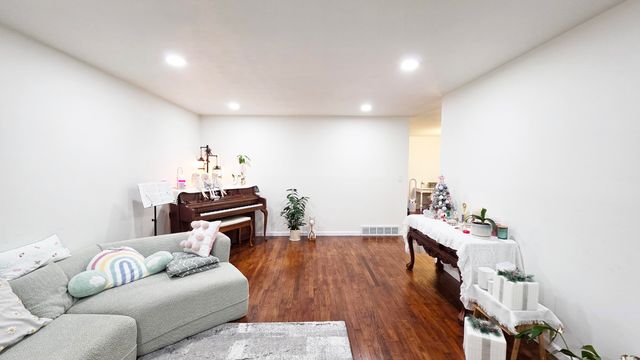 348 E Washington Street, Oronoko Twp, MI 49103