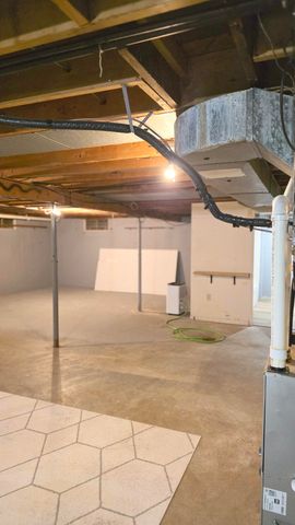 348 E Washington Street, Oronoko Twp, MI 49103