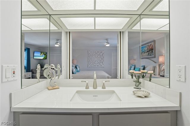 420 Tudor DR 6, Cape Coral, FL 33904