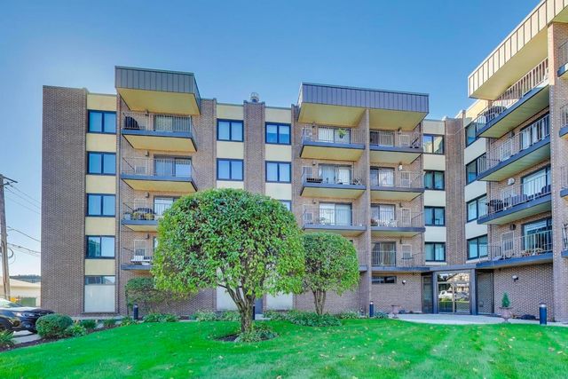 7707 W Irving Park Road 303, Chicago, IL 60634