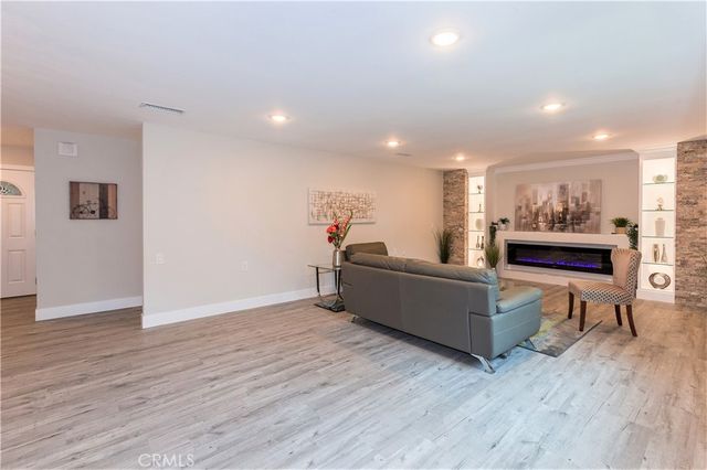 2404 Via Mariposa W 1C, Laguna Woods, CA 92637