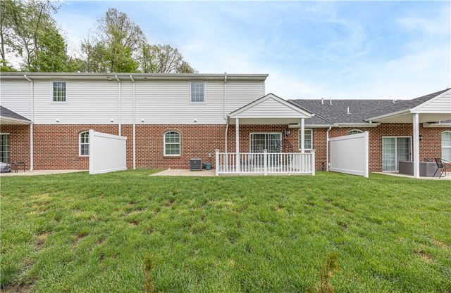 104 Aiden Ln 2, Lower Burrell, PA 15068