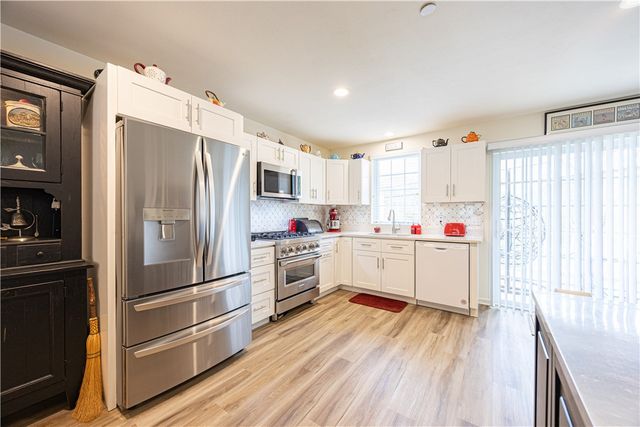 104 Aiden Ln 2, Lower Burrell, PA 15068