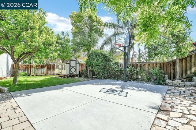 2052 Great Meadow Ct, Brentwood, CA 94513