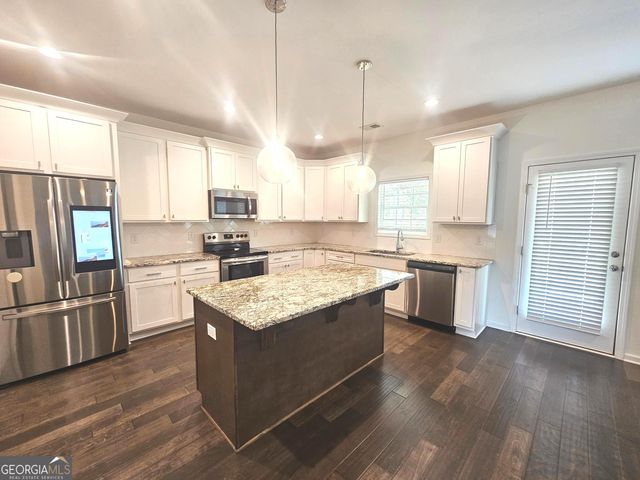 16 St Georges Place, Sharpsburg, GA 30277