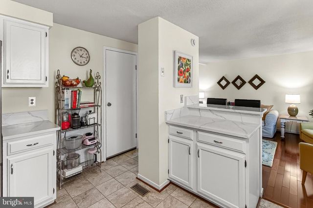 535 S LANCASTER ST, Arlington, VA 22204