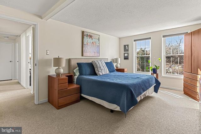 535 S LANCASTER ST, Arlington, VA 22204