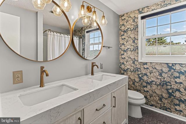 535 S LANCASTER ST, Arlington, VA 22204