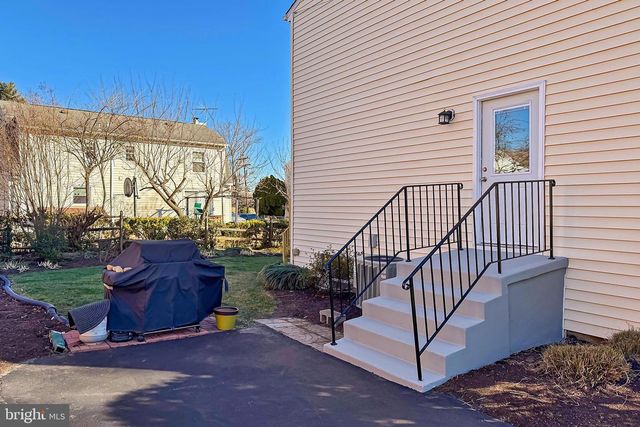 535 S LANCASTER ST, Arlington, VA 22204