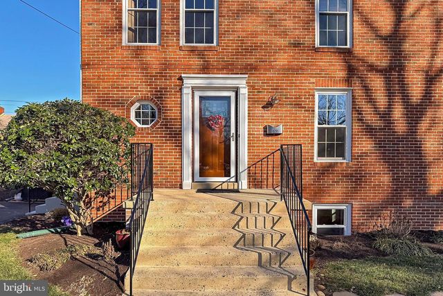 535 S LANCASTER ST, Arlington, VA 22204