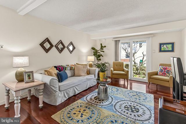 535 S LANCASTER ST, Arlington, VA 22204