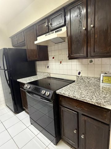 6606 De Moss Drive 1713, Houston, TX 77074