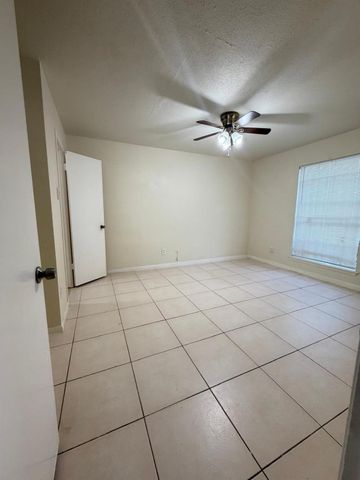 6606 De Moss Drive 1713, Houston, TX 77074