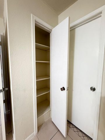 6606 De Moss Drive 1713, Houston, TX 77074