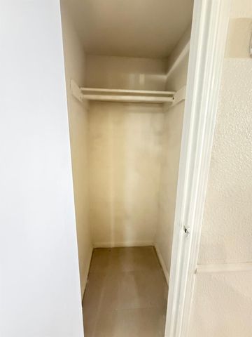 6606 De Moss Drive 1713, Houston, TX 77074