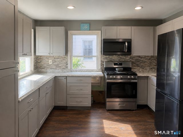 30 Chamberlain Place, New Haven, CT 06512