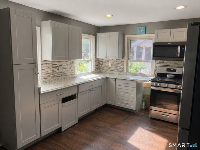 30 Chamberlain Place, New Haven, CT 06512