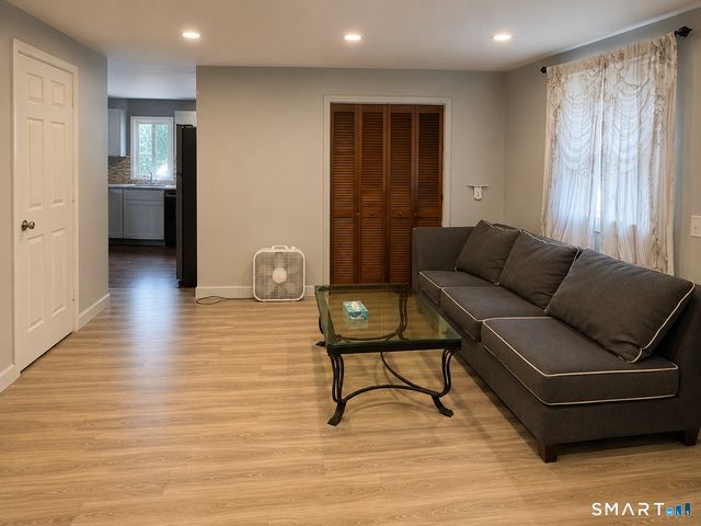 30 Chamberlain Place, New Haven, CT 06512
