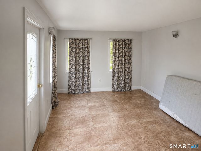 30 Chamberlain Place, New Haven, CT 06512