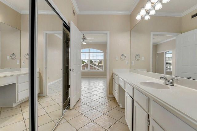 2111 Welch Street A218, Houston, TX 77019