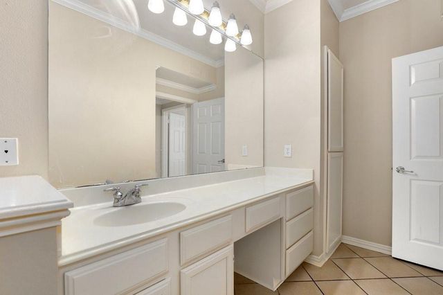 2111 Welch Street A218, Houston, TX 77019