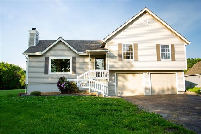 22311 S 224th Court, Peculiar, MO 64078