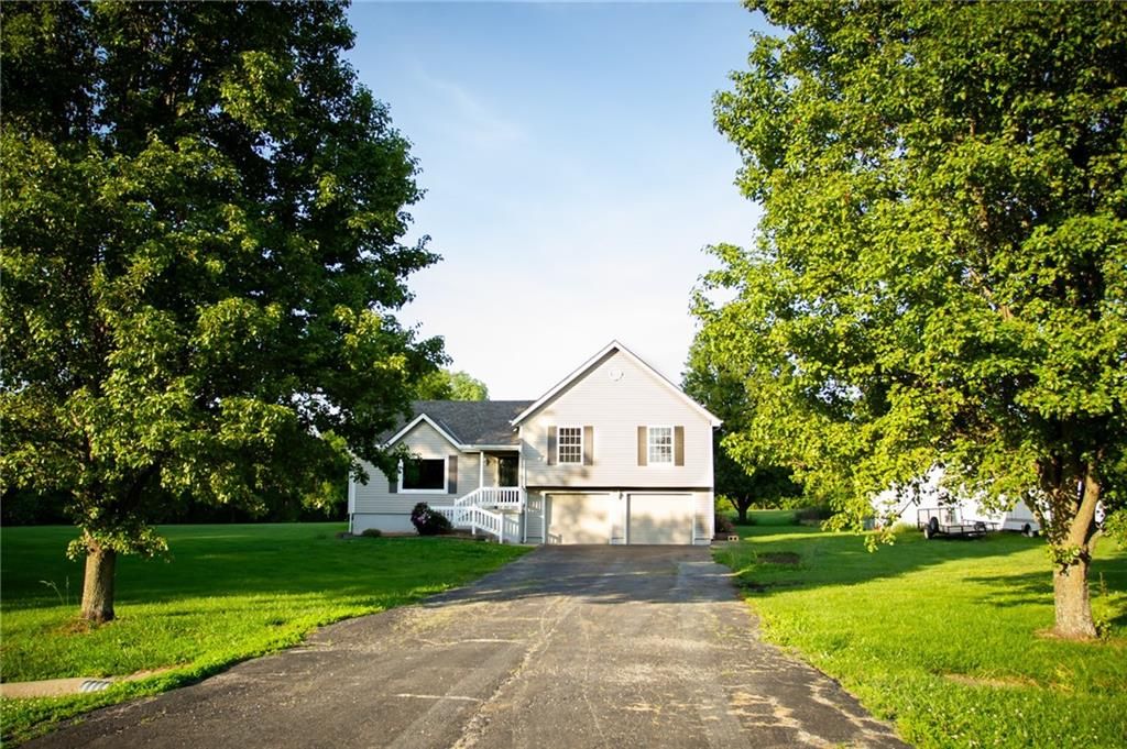 22311 S 224th Court, Peculiar, MO 64078