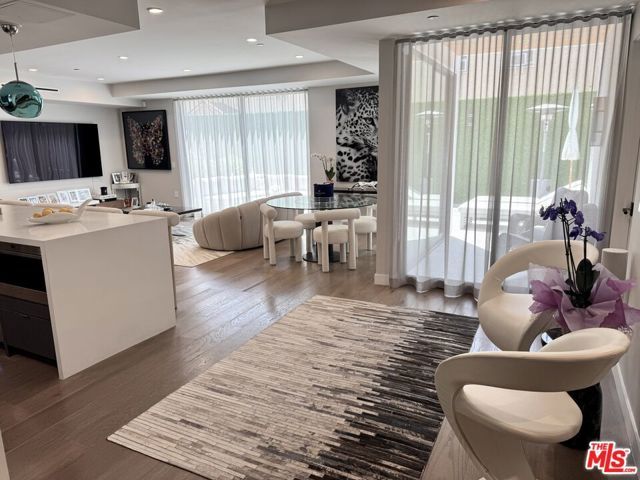 1017 N Croft Avenue 103, Los Angeles, CA 90069