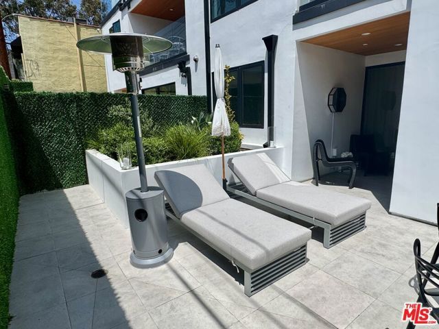 1017 N Croft Avenue 103, Los Angeles, CA 90069