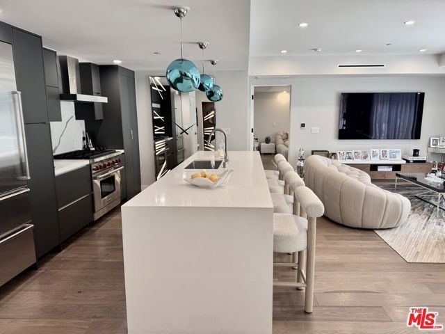1017 N Croft Avenue 103, Los Angeles, CA 90069