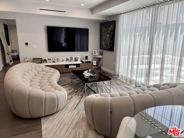 1017 N Croft Avenue 103, Los Angeles, CA 90069