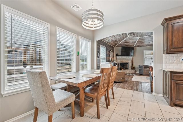 13324 S Poplar Street, Glenpool, OK 74033