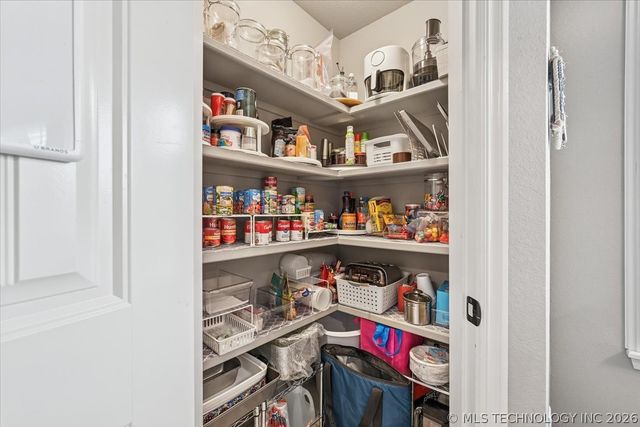 13324 S Poplar Street, Glenpool, OK 74033