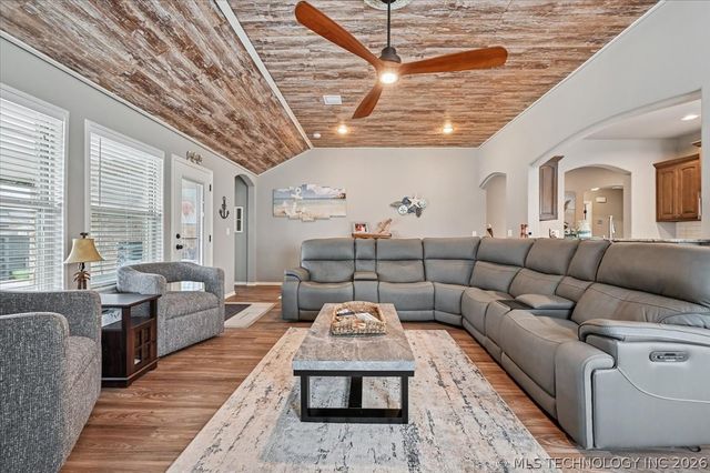 13324 S Poplar Street, Glenpool, OK 74033