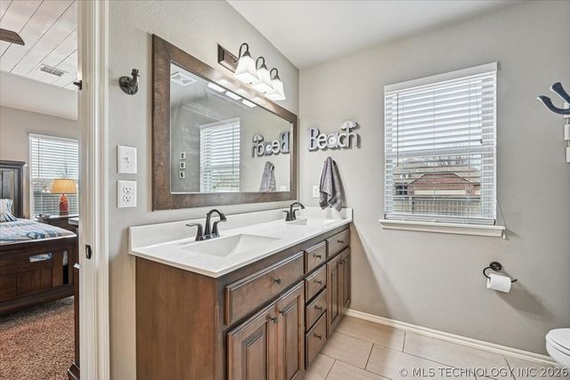 13324 S Poplar Street, Glenpool, OK 74033