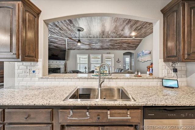 13324 S Poplar Street, Glenpool, OK 74033