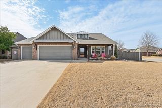 13324 S Poplar Street, Glenpool, OK 74033