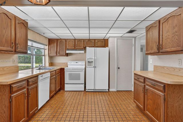 10753 SW 118th St, Miami, FL 33176