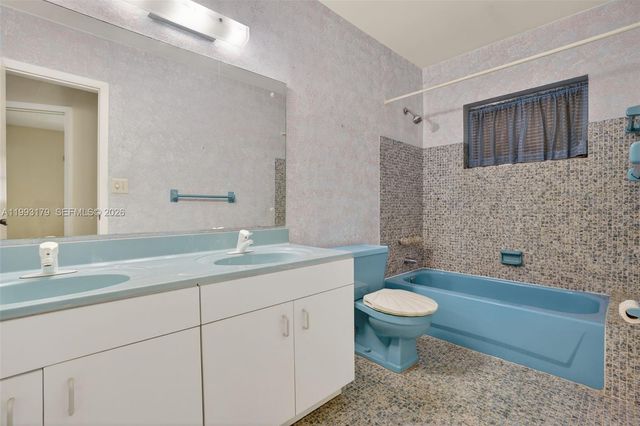 10753 SW 118th St, Miami, FL 33176