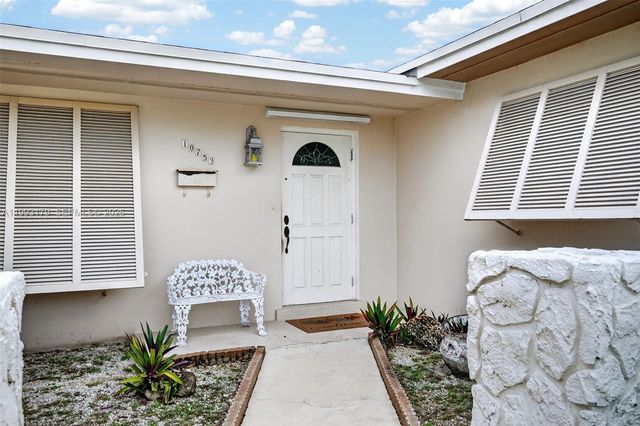 10753 SW 118th St, Miami, FL 33176