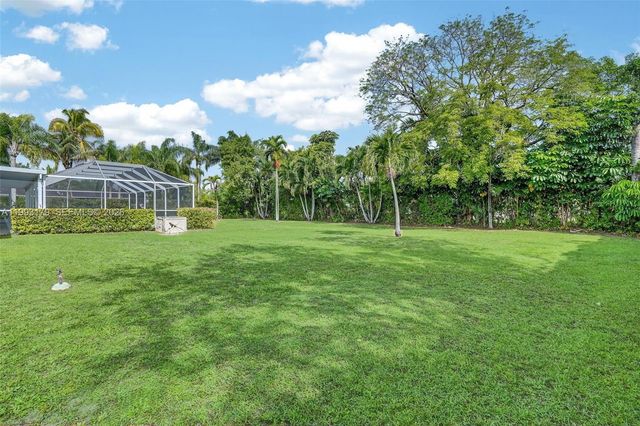 10753 SW 118th St, Miami, FL 33176