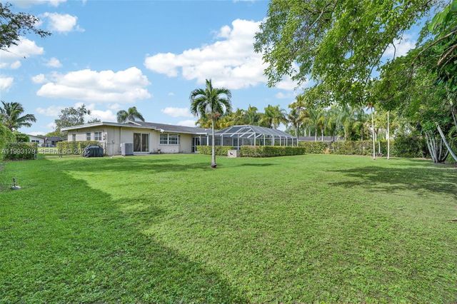 10753 SW 118th St, Miami, FL 33176