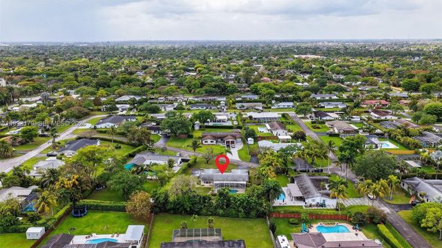 10753 SW 118th St, Miami, FL 33176
