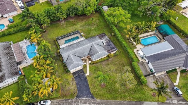 10753 SW 118th St, Miami, FL 33176